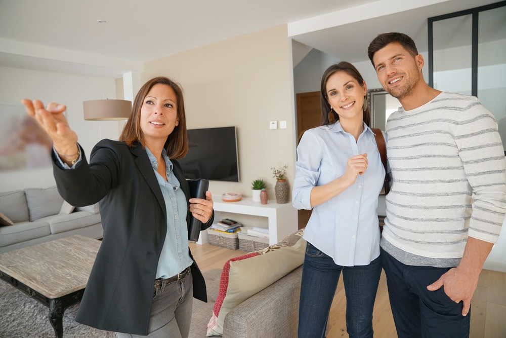 Découvrez comment choisir et rentabiliser une franchise immobilière en France : fonctionnement, investissements, conseils et aspects juridiques.