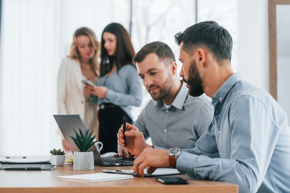 fiscalite-franchise-guide-franchiseurs-franchises : guide complet pour franchiseurs et franchisés. Optimisez vos obligations